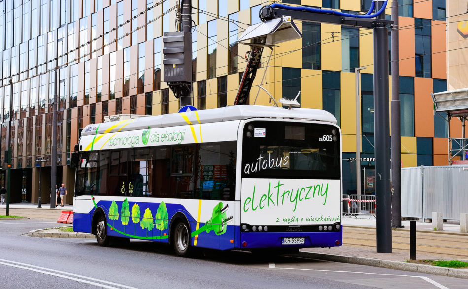 Autobusy ładowane z jezdni