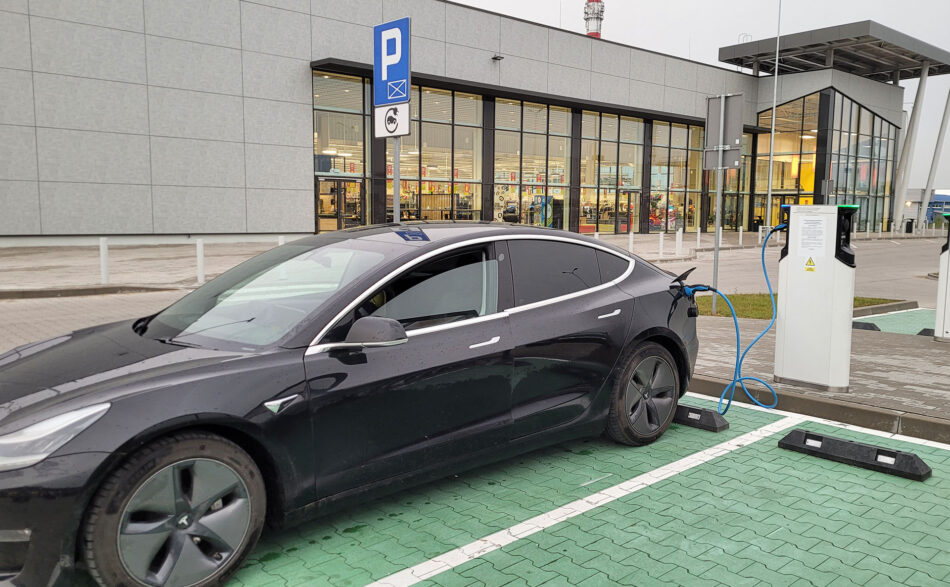 Elektromobilność po&nbsp;polsku
